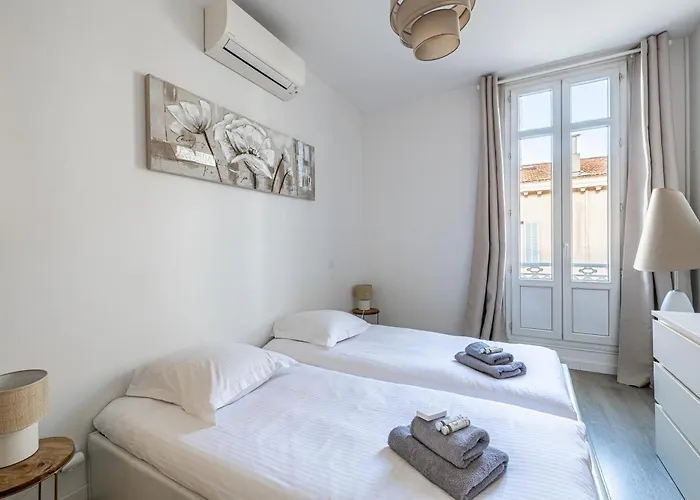 64m2 Face Majestic - 50m Palais & Plages Daire