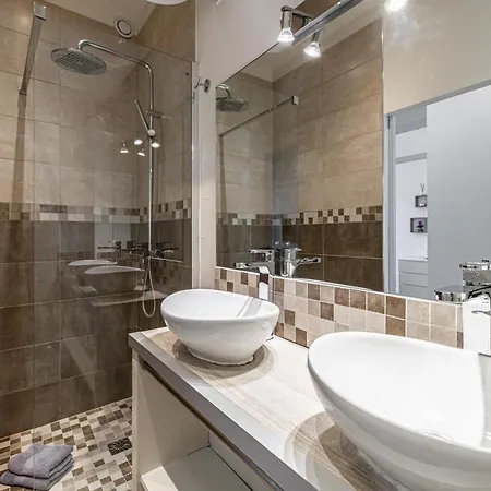 64m2 Face Majestic - 50m Palais & Plages Apartment *