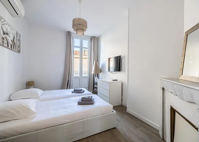 64m2 Face Majestic - 50m Palais & Plages 公寓 *